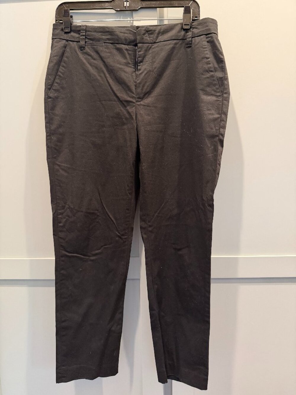 Lightly Worn Vince Coin Pocket Chino Pants – Size 8 in Black
